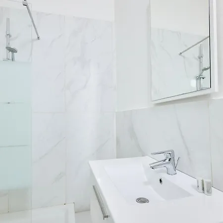 Solee, Family Holidays & Hostelling * 체제나티코