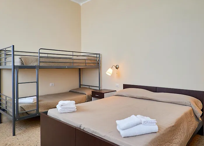 Solee, Family Holidays & Hostelling מלון צ'סנטיקו