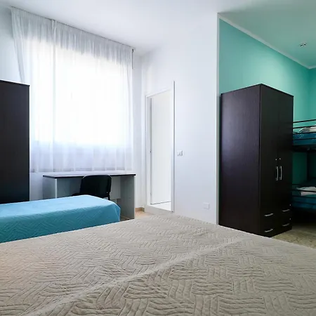 Отель Solee, Family Holidays & Hostelling