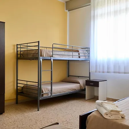 Solee, Family Holidays & Hostelling מלון