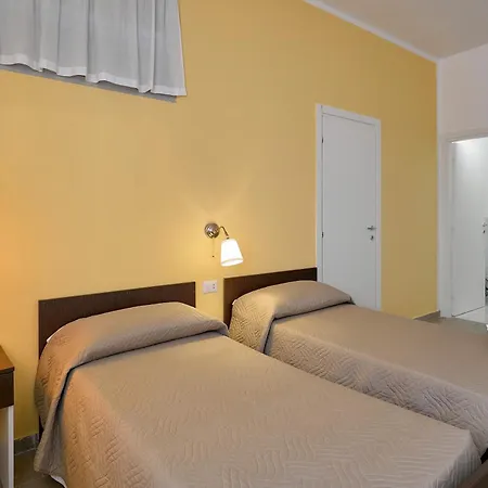 מלון Solee, Family Holidays & Hostelling *