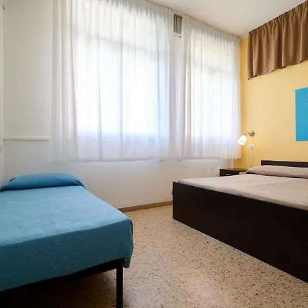 Solee, Family Holidays & Hostelling Отель Чезенатико