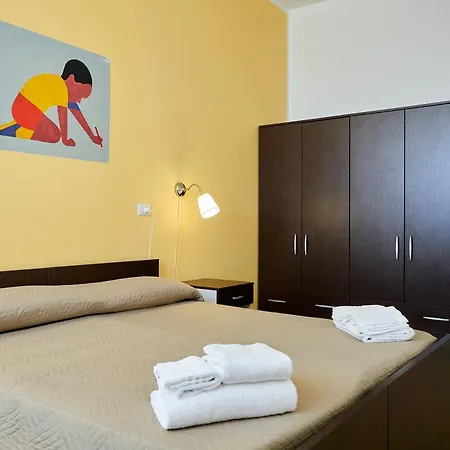 Solee, Family Holidays & Hostelling מלון צ'סנטיקו